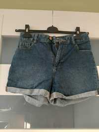 Jeansowe krótkie spodenki