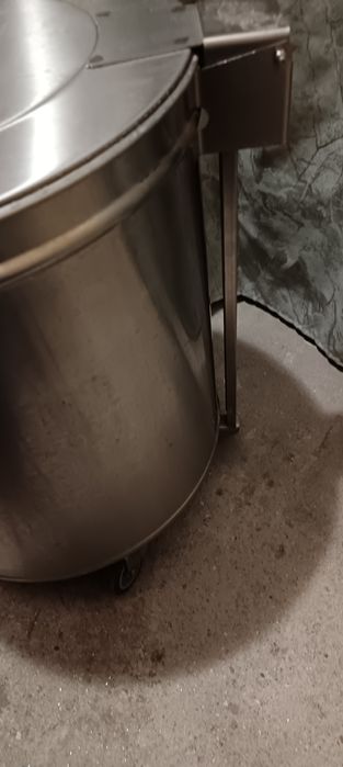 Caixote do lixo em inox