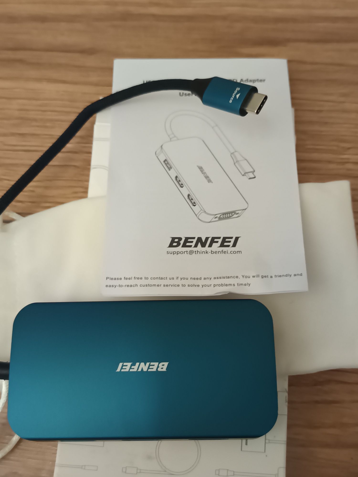 Adapter 8 w 1 USB C  to Hdmi, VGA,USB  Benfei USB C