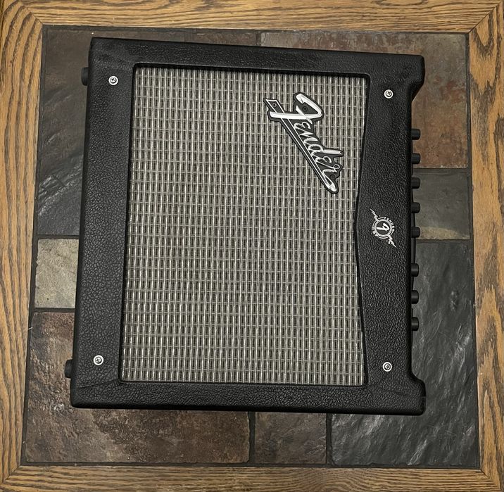 Гитарный комбик Fender Mustang I (V.2)
