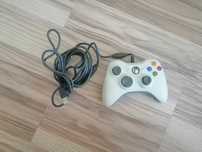 Pad biały przewodowy do konsoli Xbox 360
