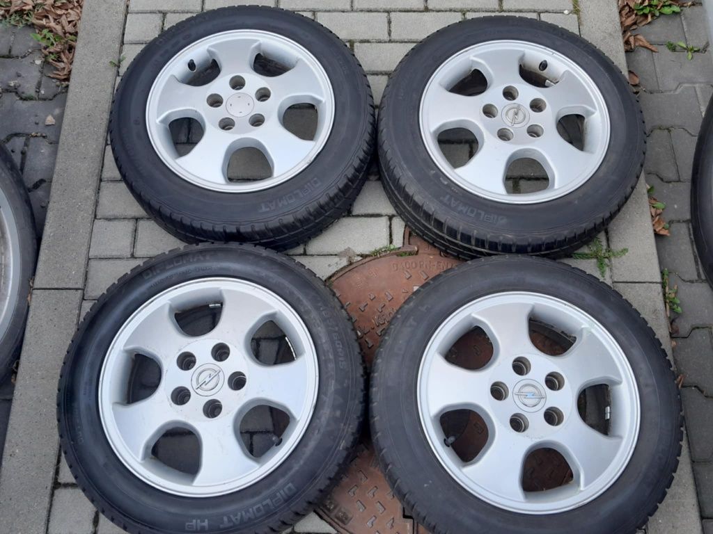 Opony letnie 185/60/R15 i felgi Opel Astra