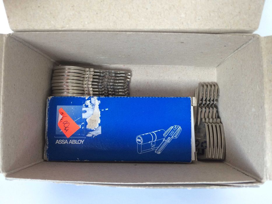 Canhão Húngaro (3+4) Marc | Assa Abloy com 18 Chaves para Fechadura