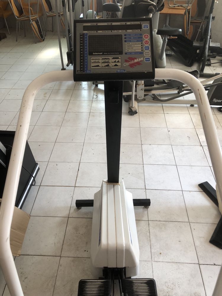 Máquina de Escadas Profissional Tectrix ClimbMax