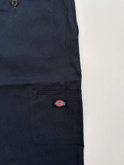 Calções Dickies.