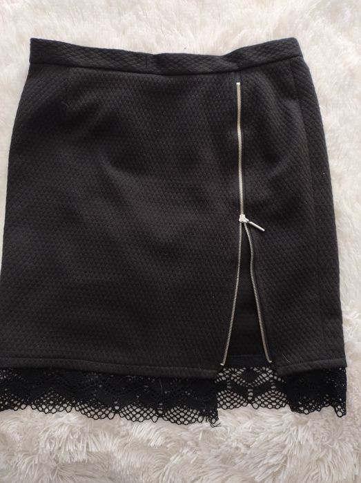 Czarna mini spódniczka