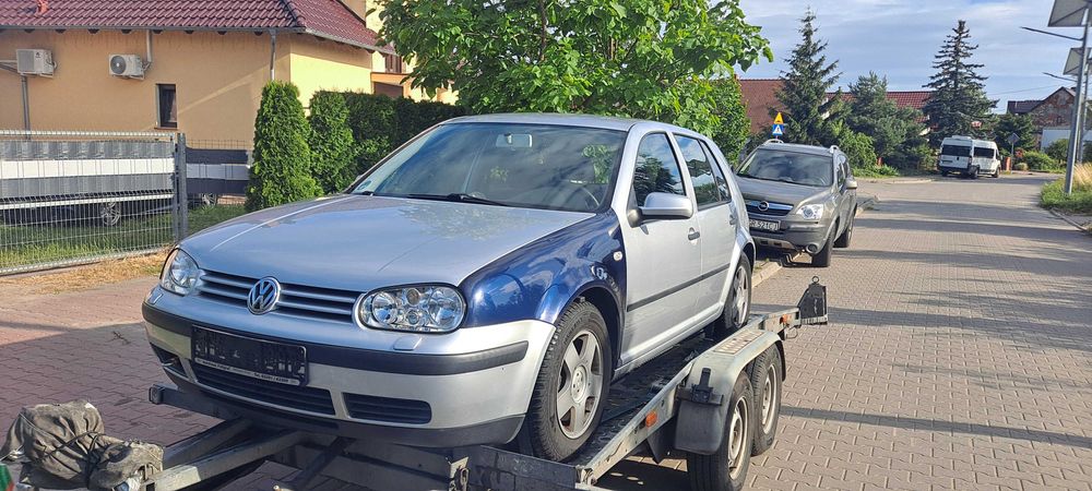 VW golf IV 1.6 benzyna 77 KW kolor LA7W silnik kod AZD na części