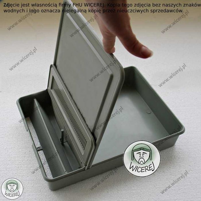 Podkarmiaczka skrzynkowa 1,5L Poidło Duża dla pszczół na syrop ciasto