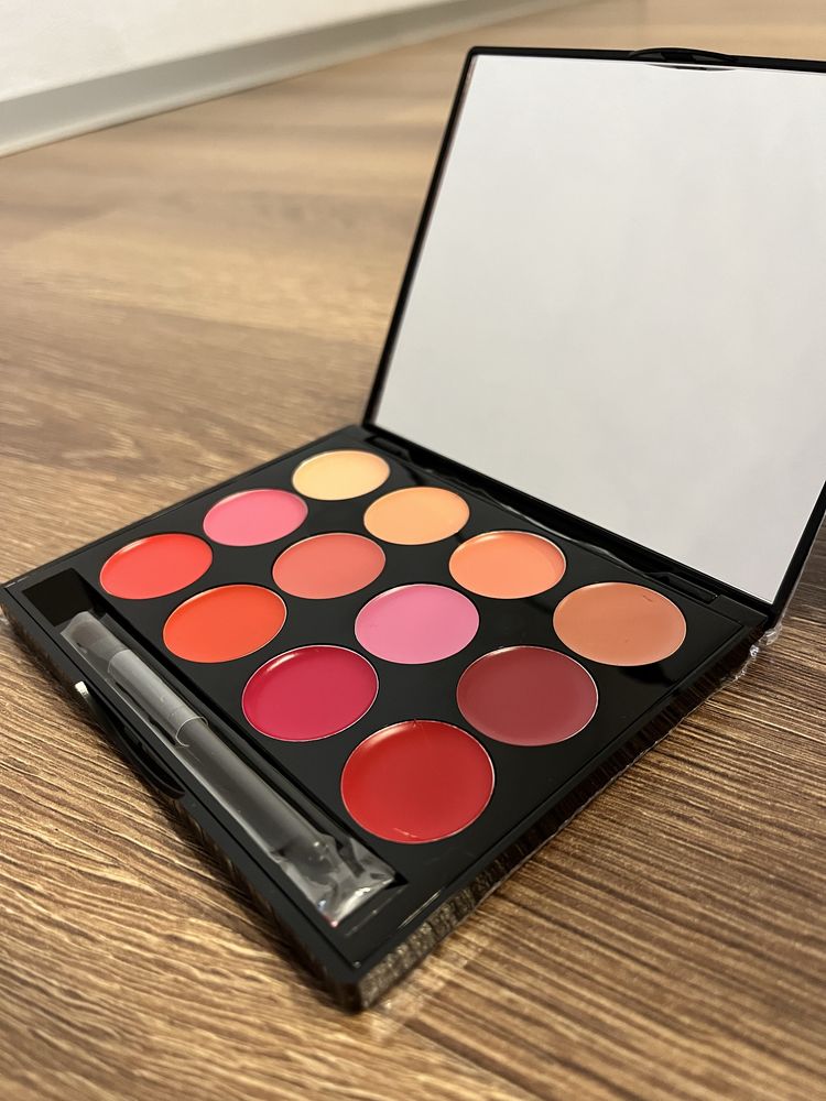 Косметика Bobbi Brown   Lancome тіні ,помади,румяни,