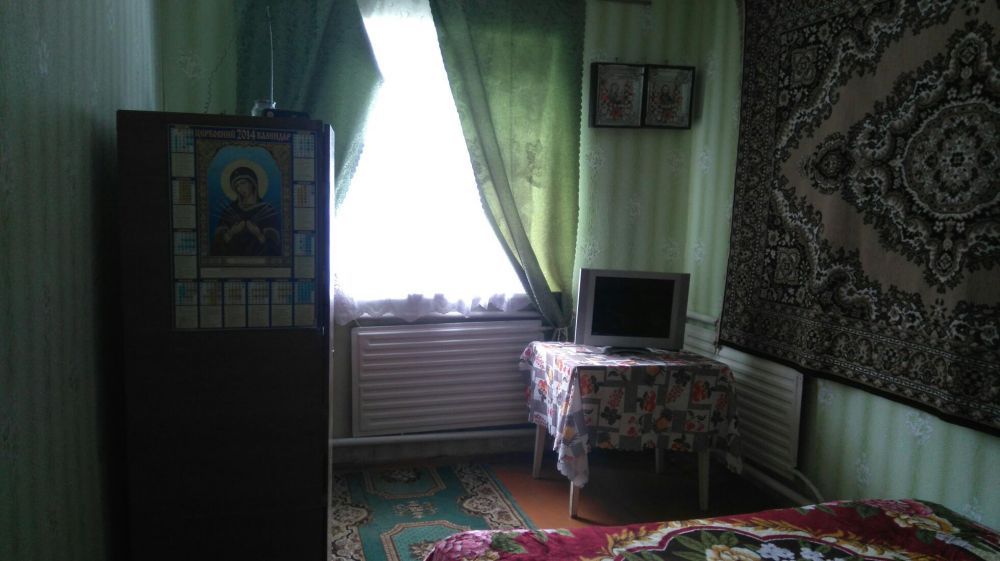 Зручний будинок у тихій місцевості.