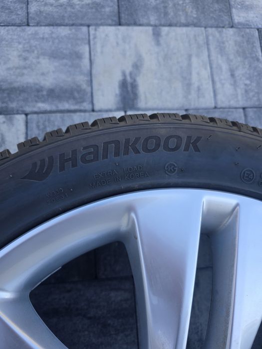 Opony zimowe Hankook 235/45R18
