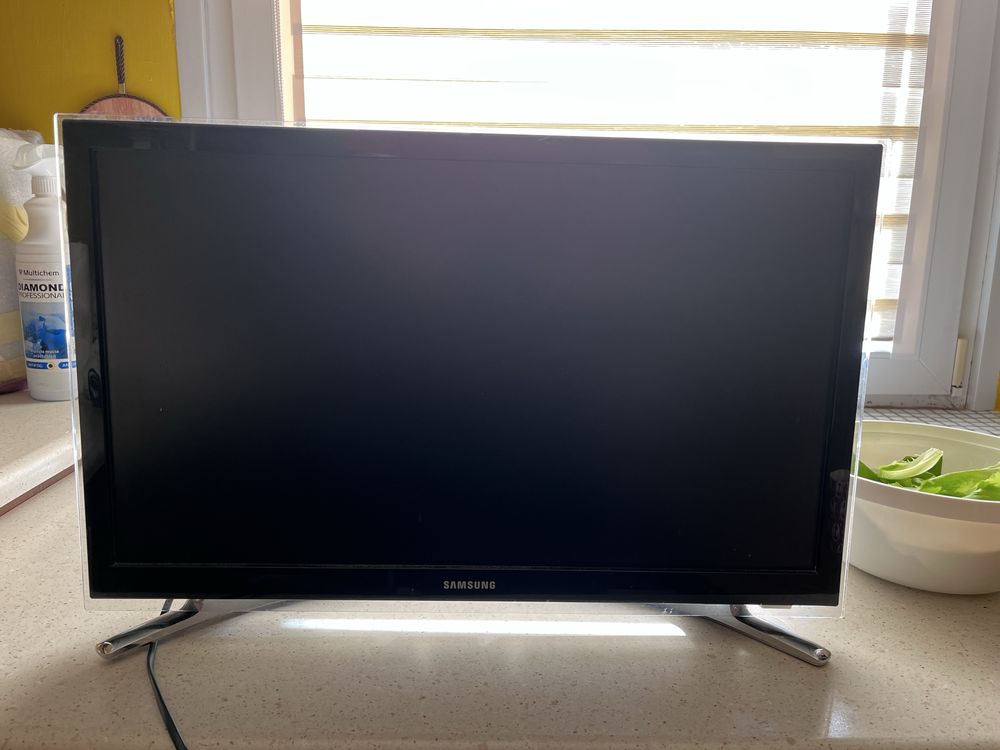 Telewizor samsung 22” ue22h5600aw