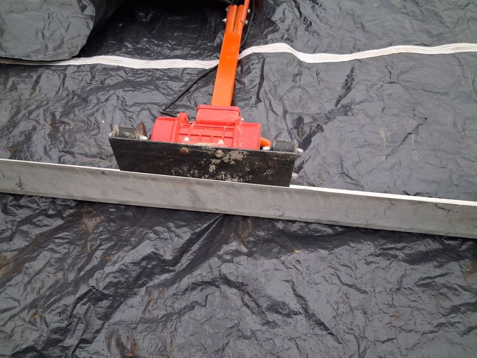 Elektryczna listwa wibracyjna używana 
L