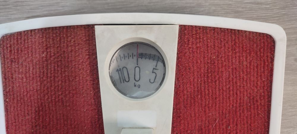 Mechaniczna waga łazienkowa PRL