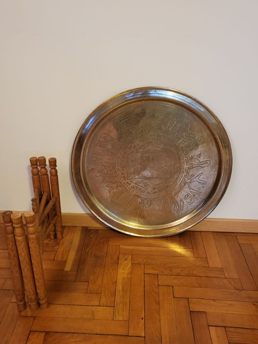 Stolik kawowy w stylu orientalnym