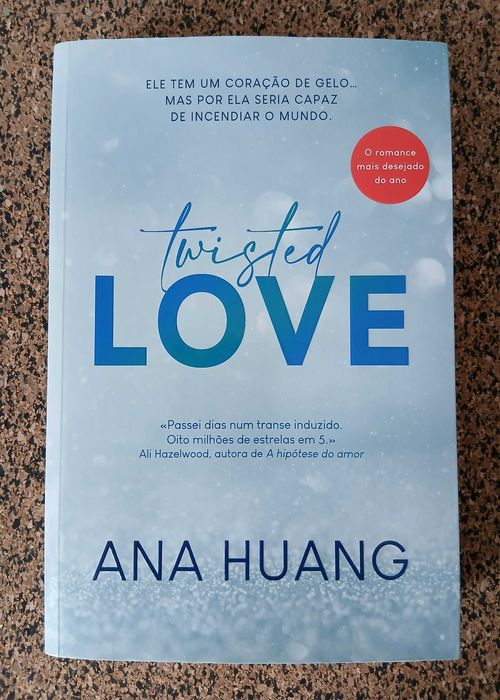 Livro - Twisted Love (Ana Huang)