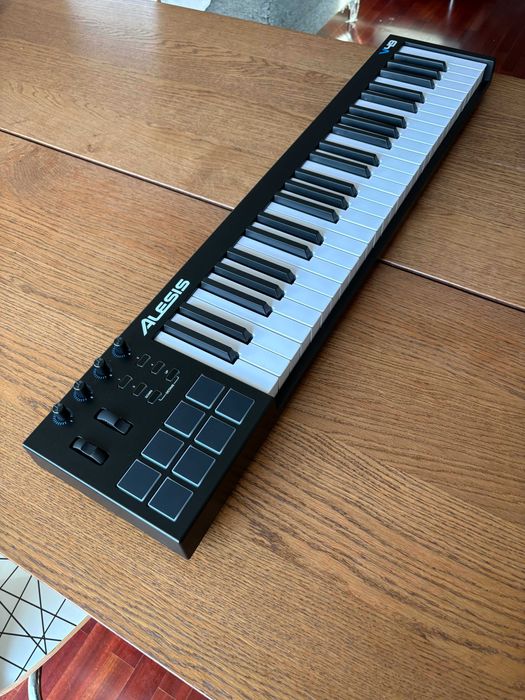 Teclado MIDI Alesis V49