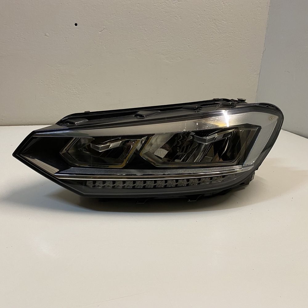 Lampa przednia lewa VW Touran