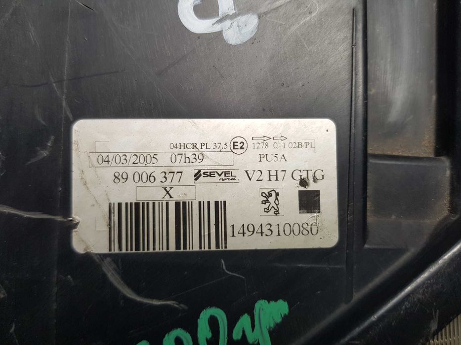 Фара ліва Peugeot 807 2002-2008p. зломане кріплення потертості на склі