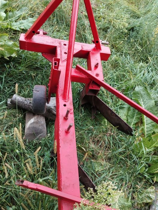 Продам двокорпусний плуг