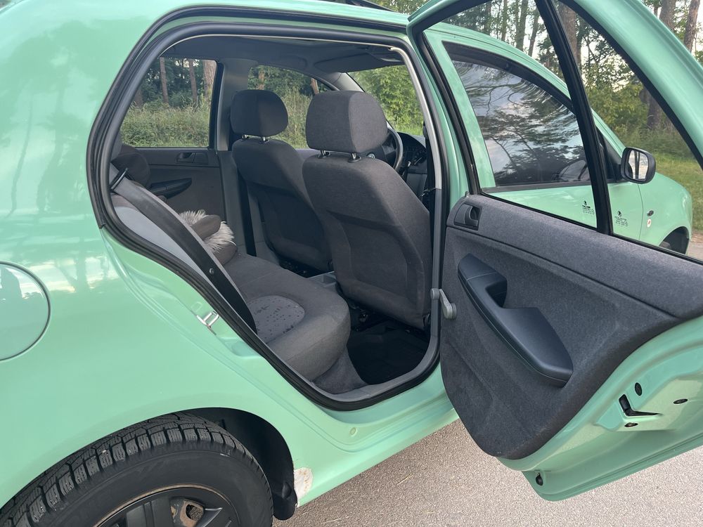 Автомобіль Шкода Фабіа 1 1.4mpi