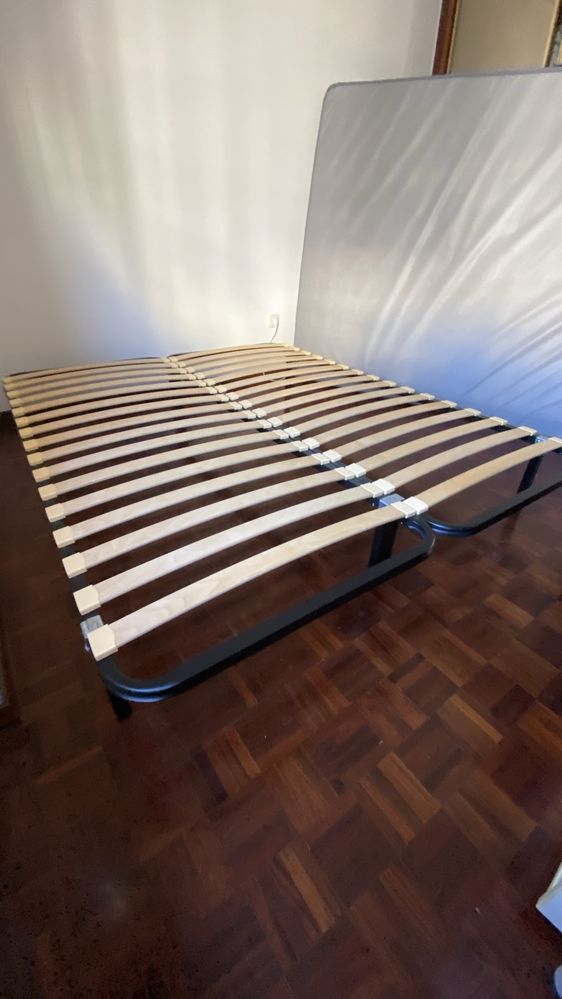 Estrado com pés 160x200 cama casal