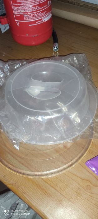 Talerz do mikrofalówki 28 cm. z pokrywką