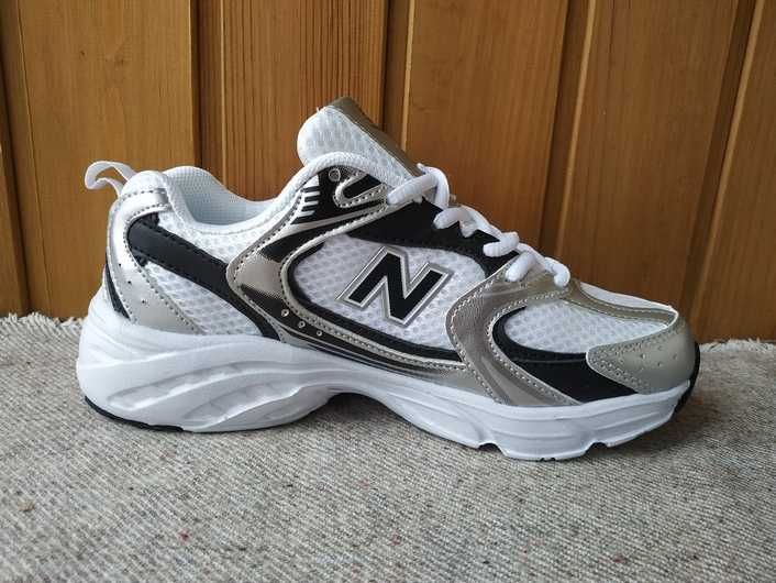 Женские кроссовки New Balance 530