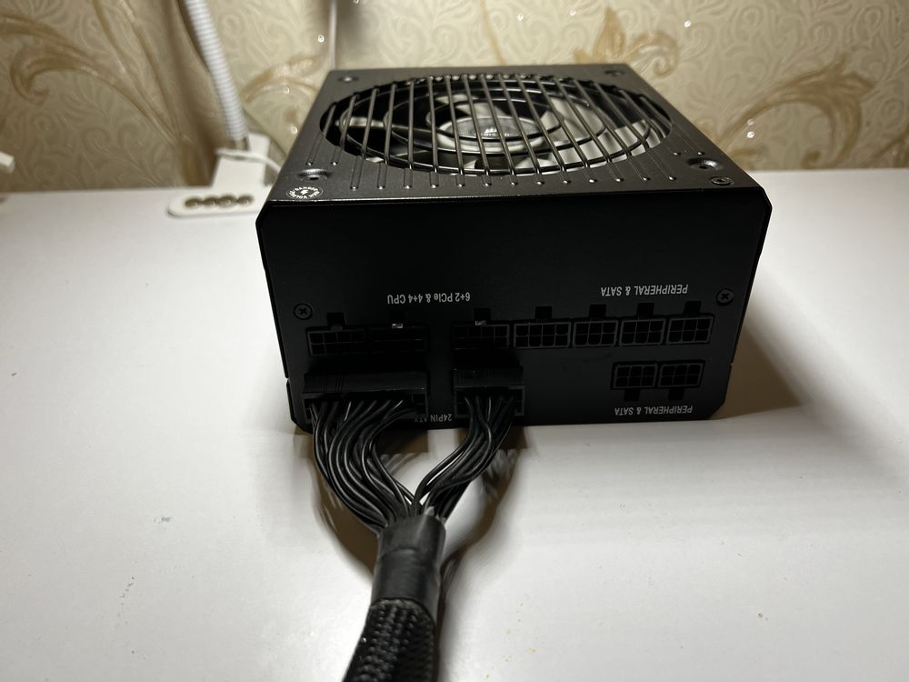 Блок живлення RM750X