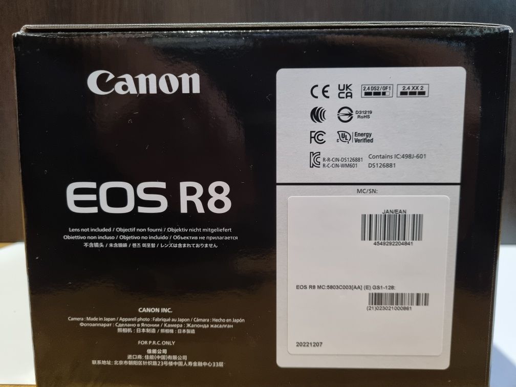 Фотоапарат CANON EOS R8 body