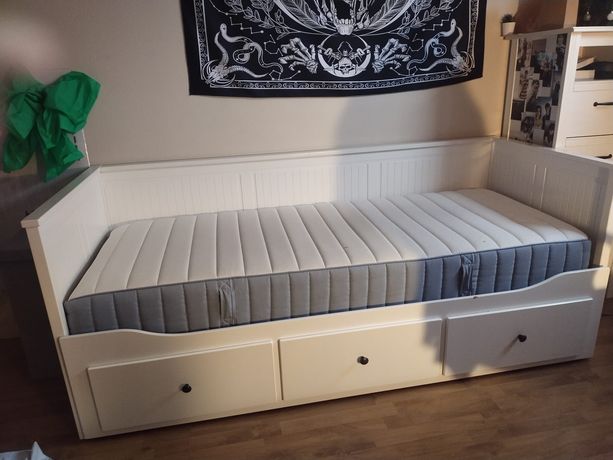 Łóżko Hemnes z Ikea z materacem
