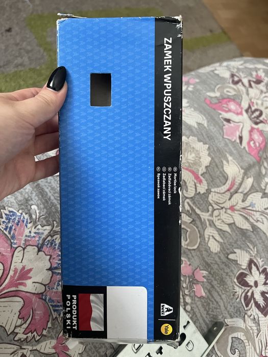 Sprzedam zamek wpuszczany do pokoju