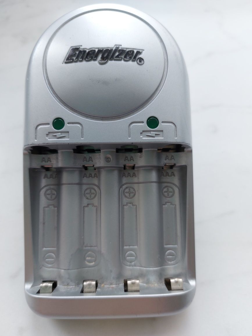 Зарядний пристрій Energizer