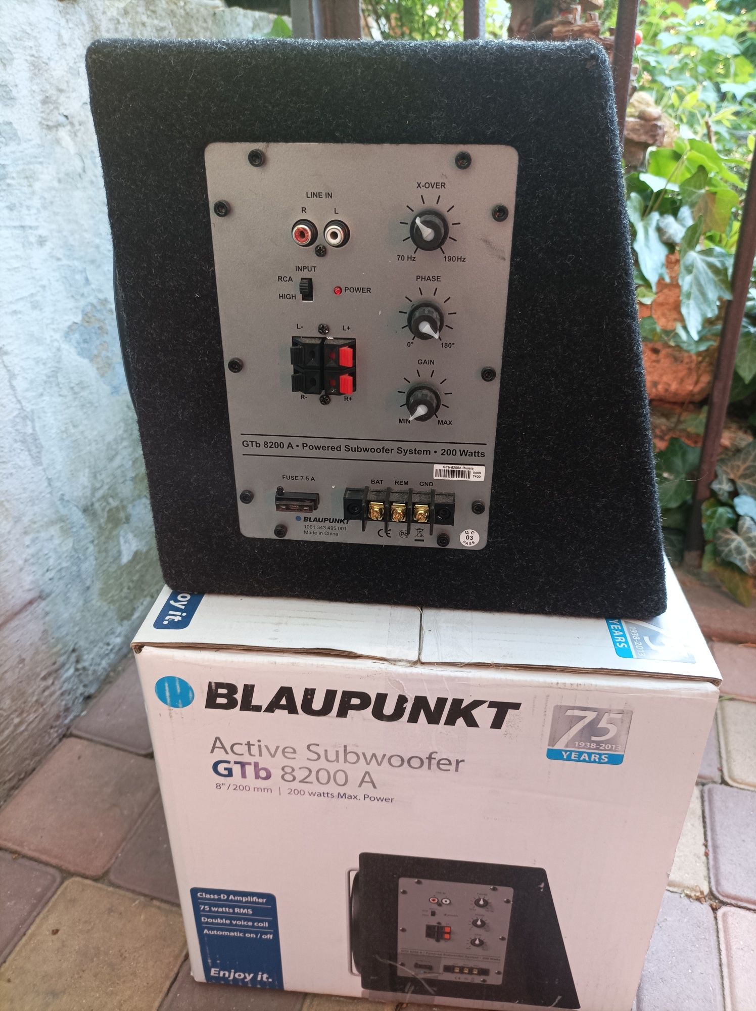 Активный сабвуфер Phantom Blaupunkt