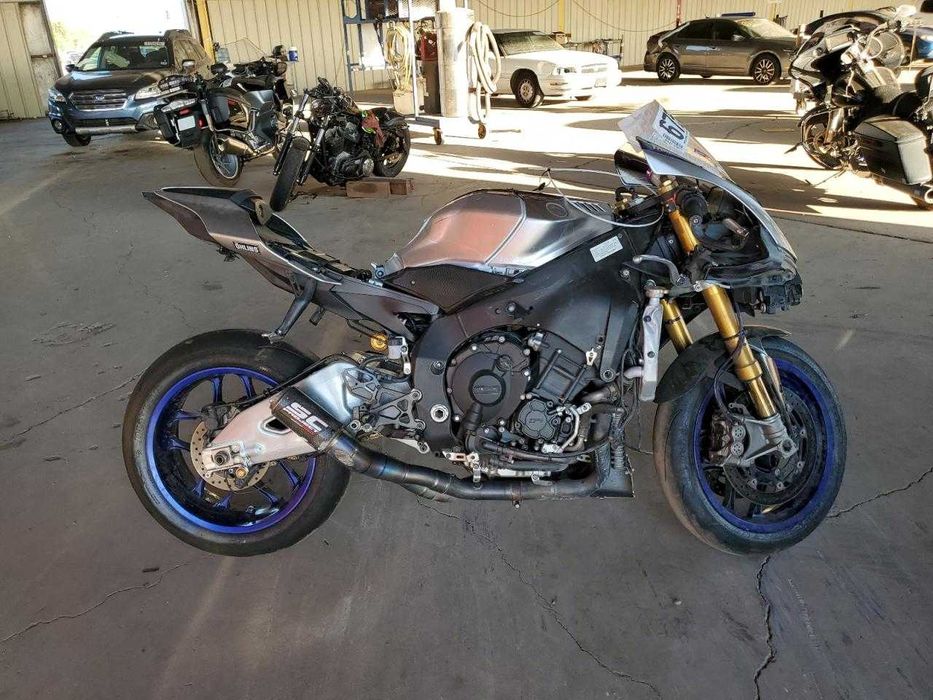 2017 YAMAHA YzfR1M