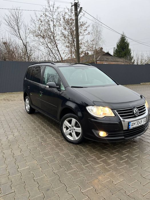 Продам Volkswagen Touran 2008