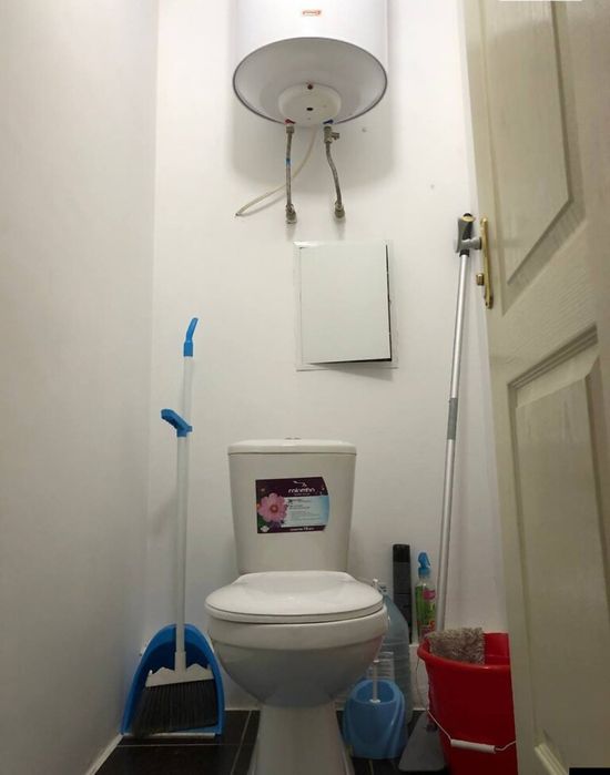 1к на Виставці поряд з парком