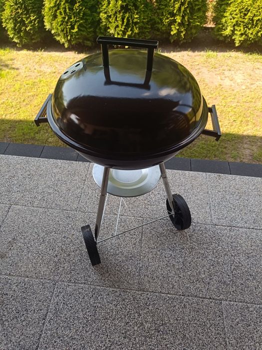 Grill ogrodowy węglowy