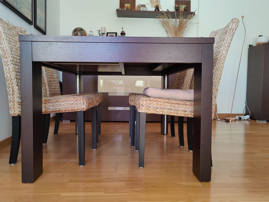 Mesa de jantar extensível (cadeiras nao incluídas)