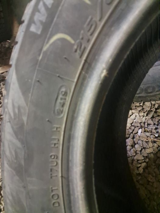 Продам зимні шини Hankook winter Cept IZ2