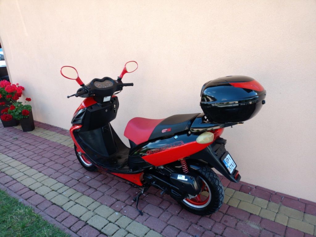 Piękny skuter Zipp quantum 50cc