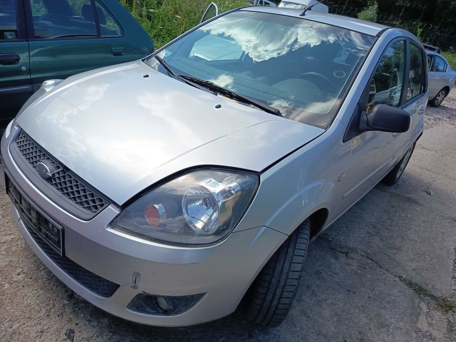 Ford Fiesta MK5 Lift 62 maska przednia FV transport/dostawa