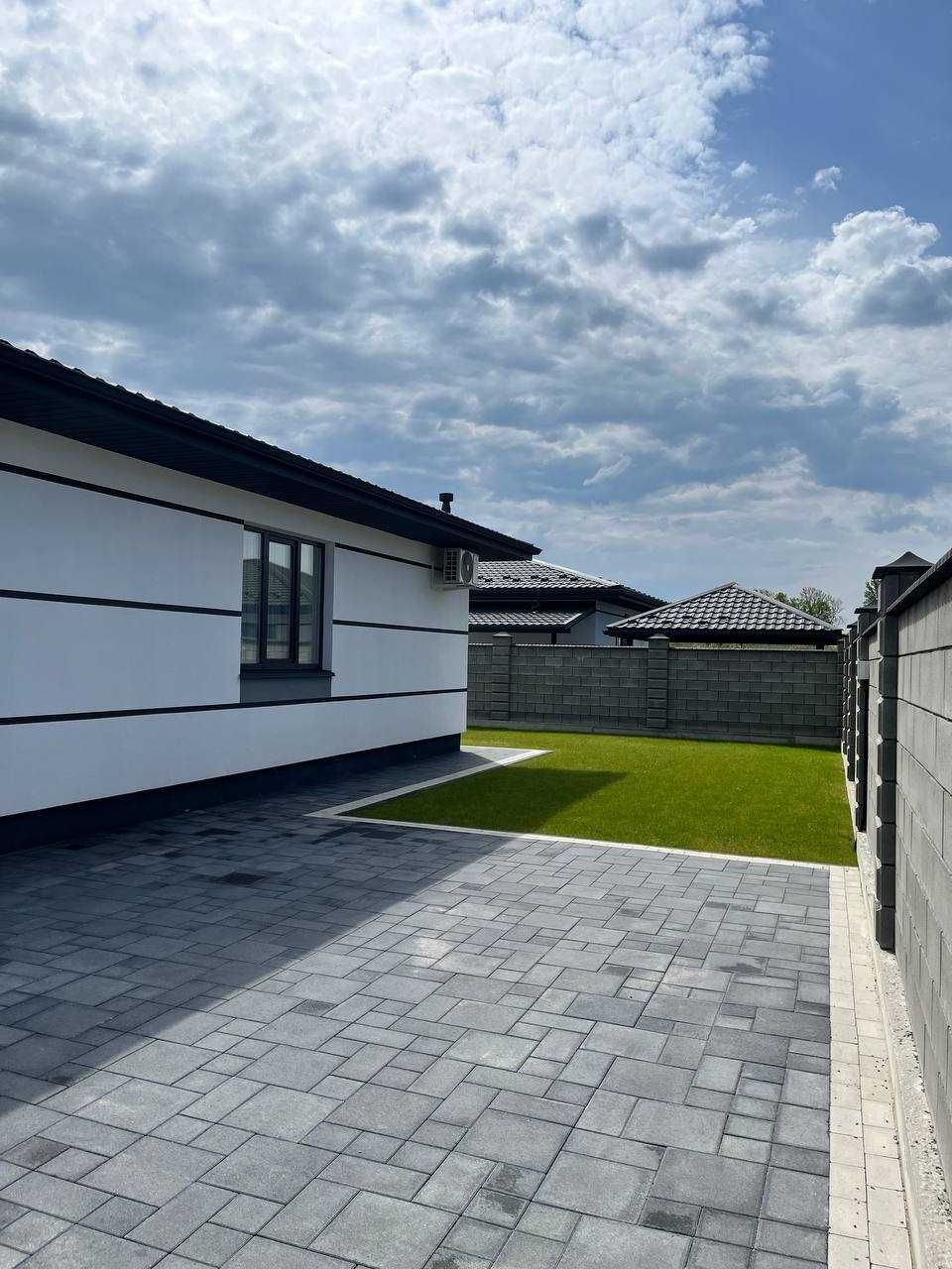 Продам укомплектований будинок з ремонтом