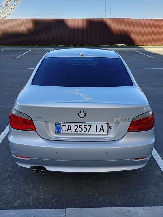 Машина в чудовому збереженому стані!