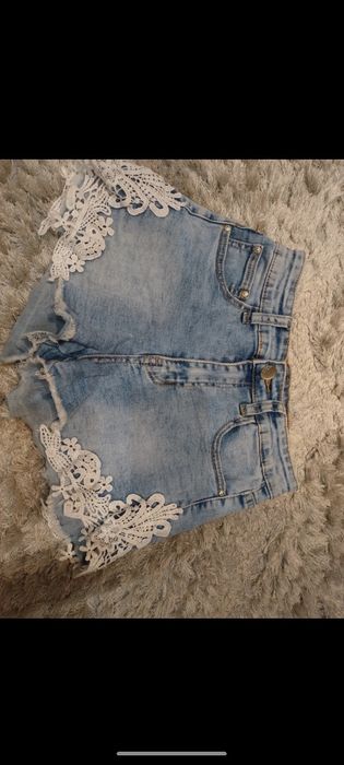 NOWE krótkie spodenki z koronką