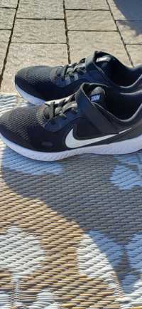 Buty dzieciece Nike rozm. 35