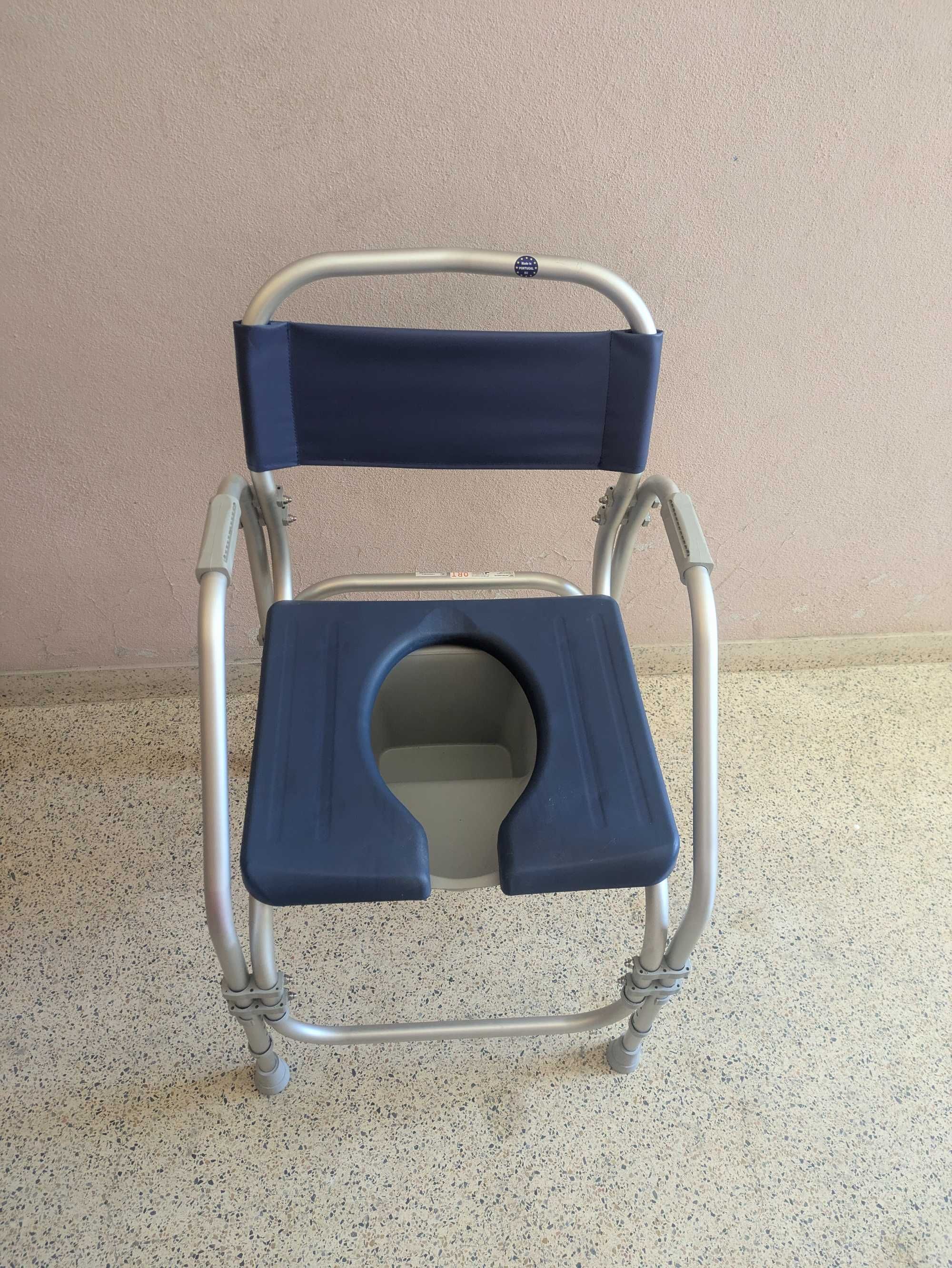 Orthos XXI Cadeira Banho/Sanitária Pacific Fixa ABS