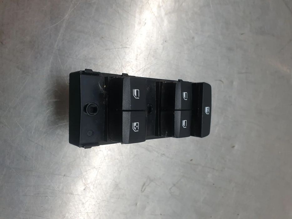 Comando / botão / interruptor vidros frente esquerdo HYUNDAI i20 (BC3,