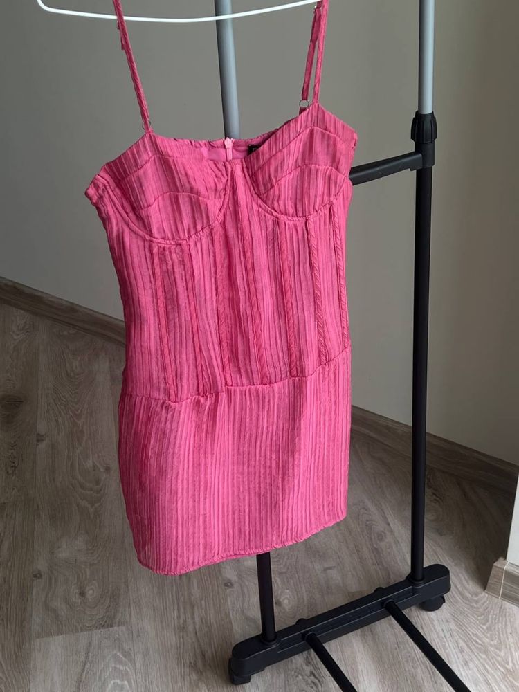 Продам сукню бренду PLT