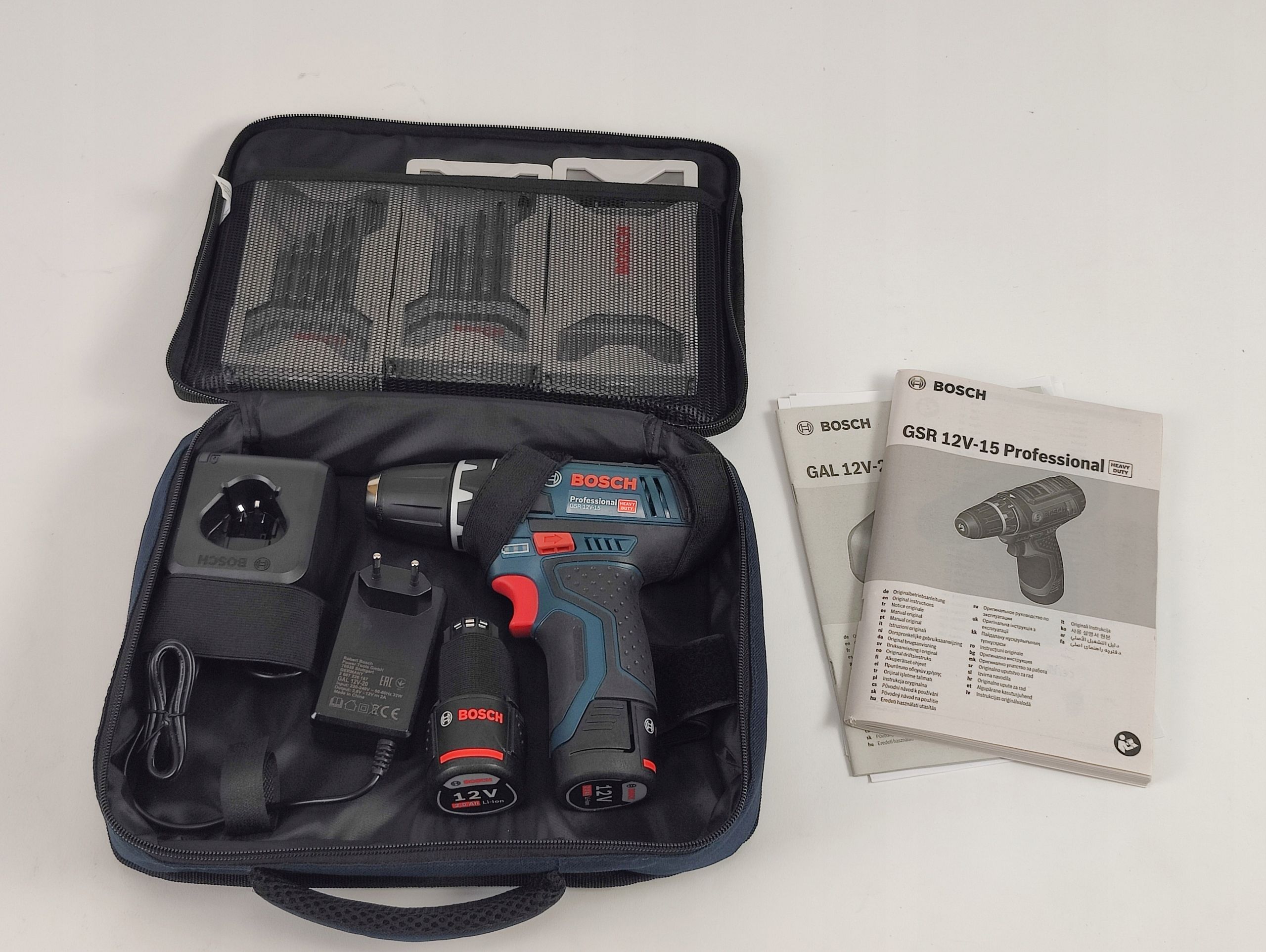 Wkrętarka Bosch zasilanie akumulatorowe 12 V GSR 12V-15 2x akumulator